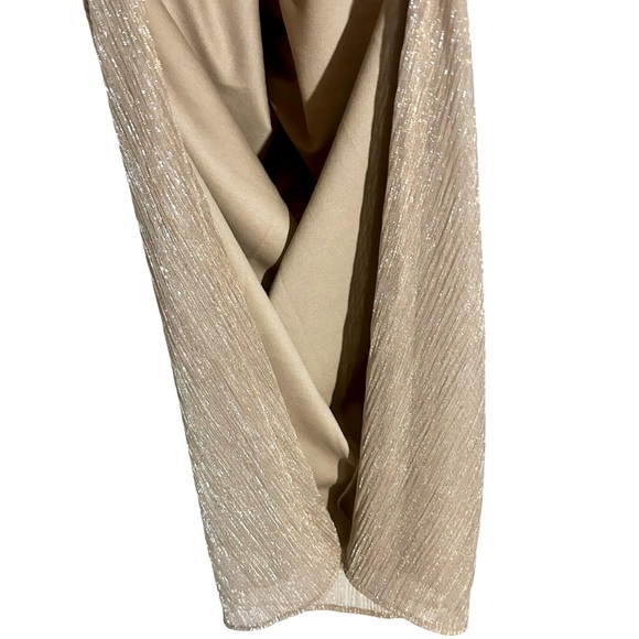 Halogen V-Neck Flutter Sleeve Wide Leg Plissé Jumpsuit in Metallic Taupe Size M - Picture 8 of 9